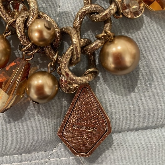 Stunning Givenchy Vintage Faux Pearl & Amber Crystals Necklace—Like New!! - Picture 9 of 10